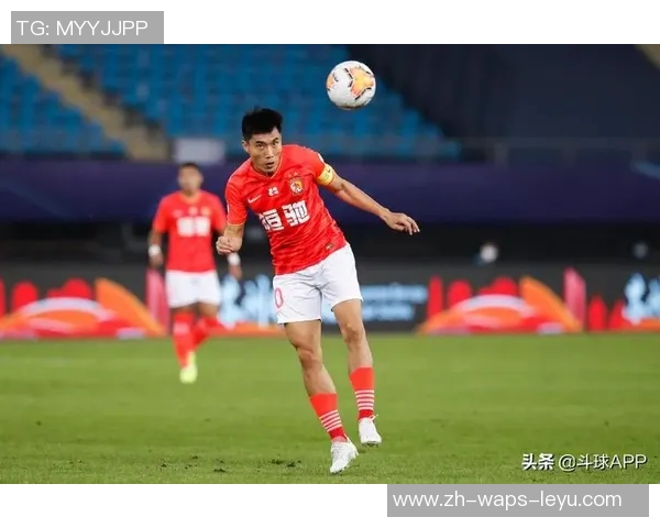 中超决赛恒大与苏宁激战正酣谁能夺得冠军荣耀的巅峰对决